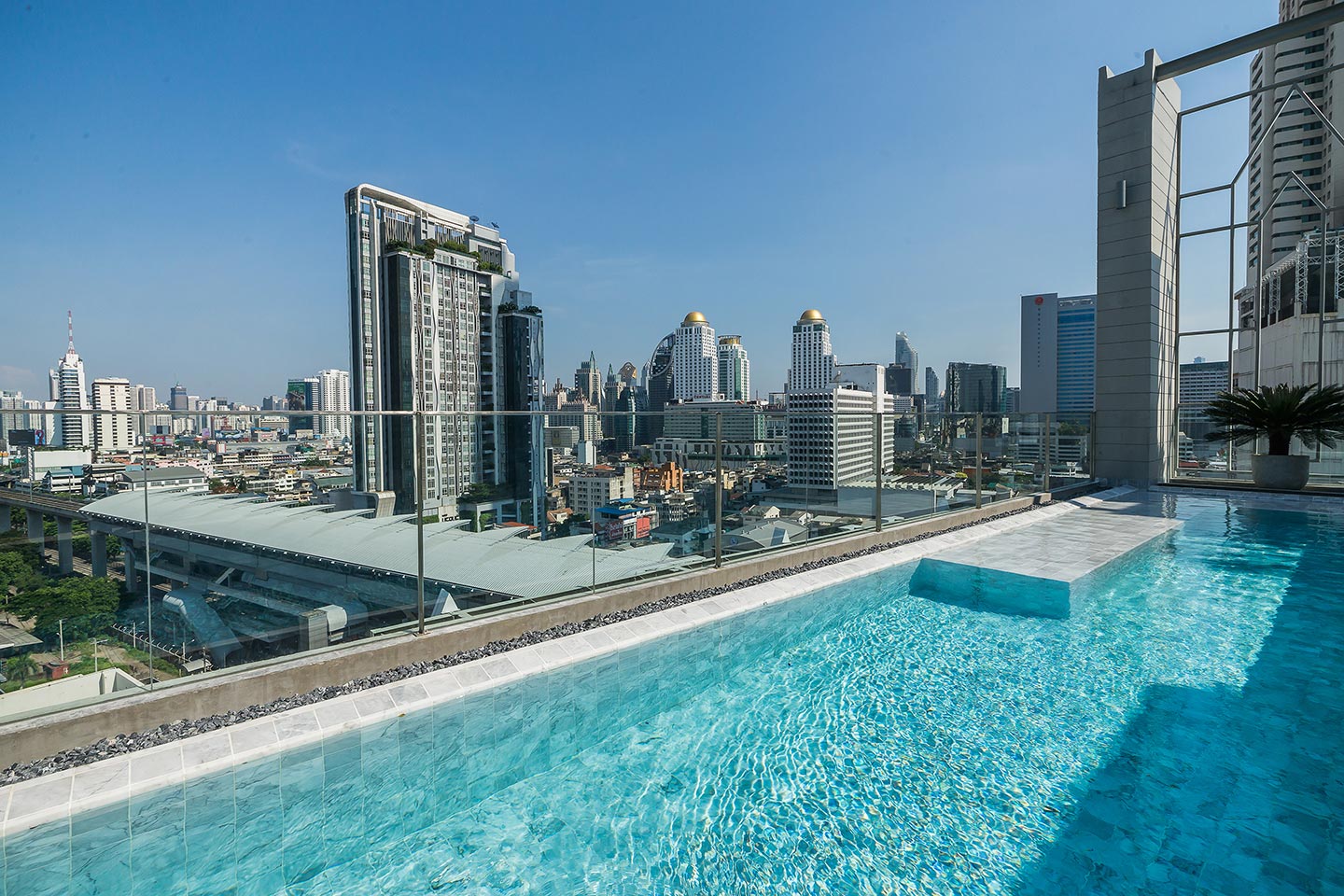 Rooftop Swimming Pool 